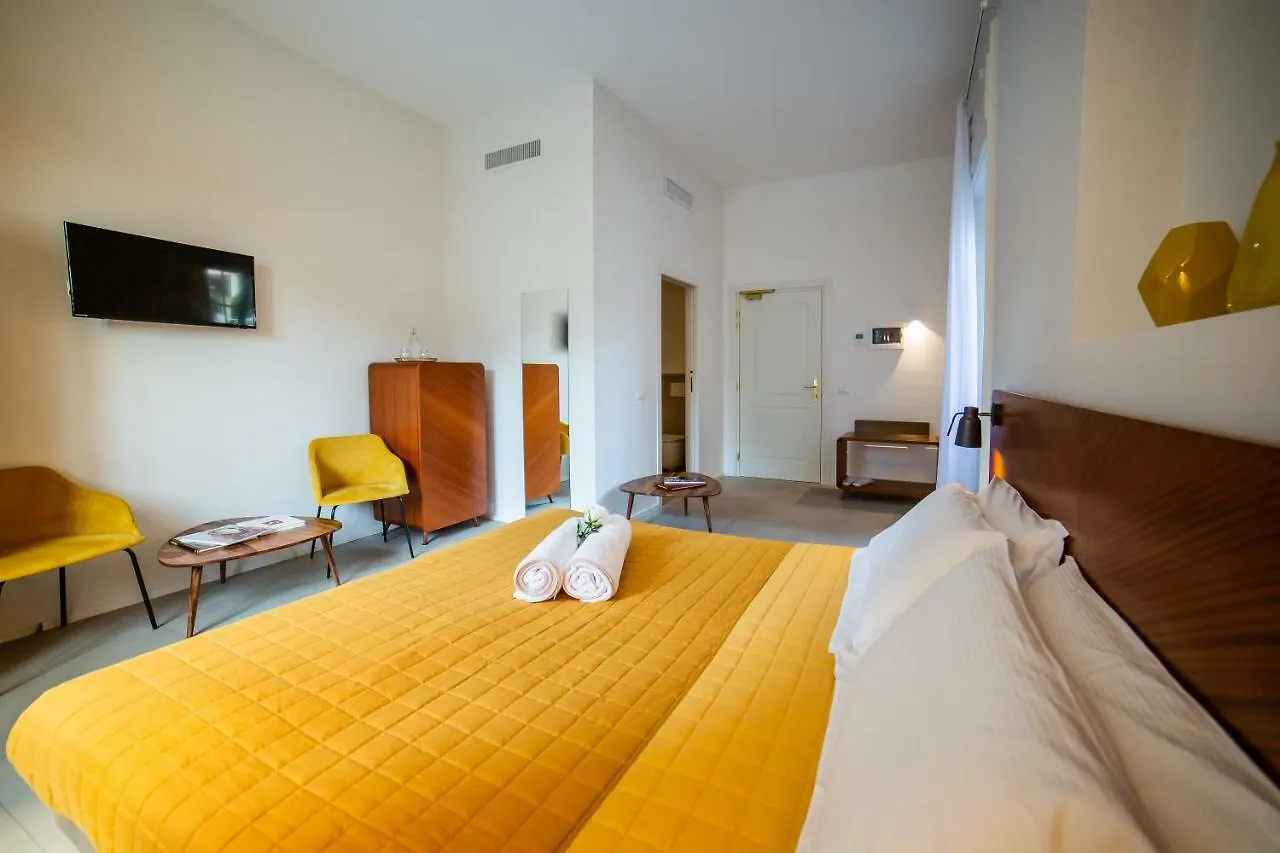 Le Stanze Del Lago Suites & Pool Como Guest house