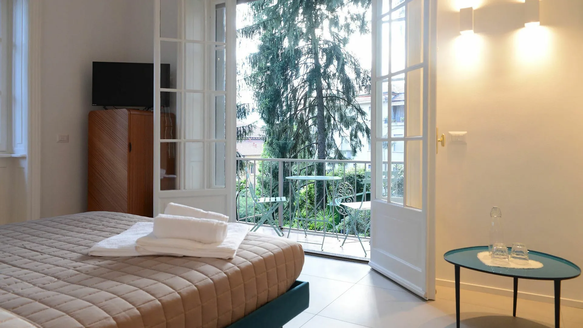 Le Stanze Del Lago Suites & Pool Como Pensionat
